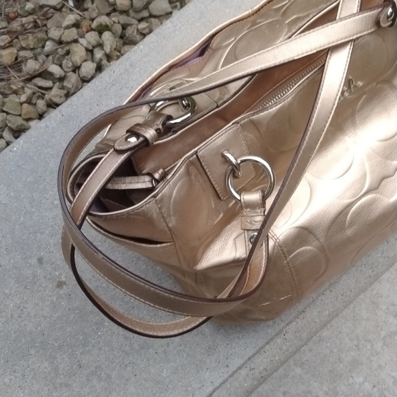 GUC Coach Metallic Bronze Gold Leather Signature Embossed Gallery Tote, F17730 - Picture 13 of 13